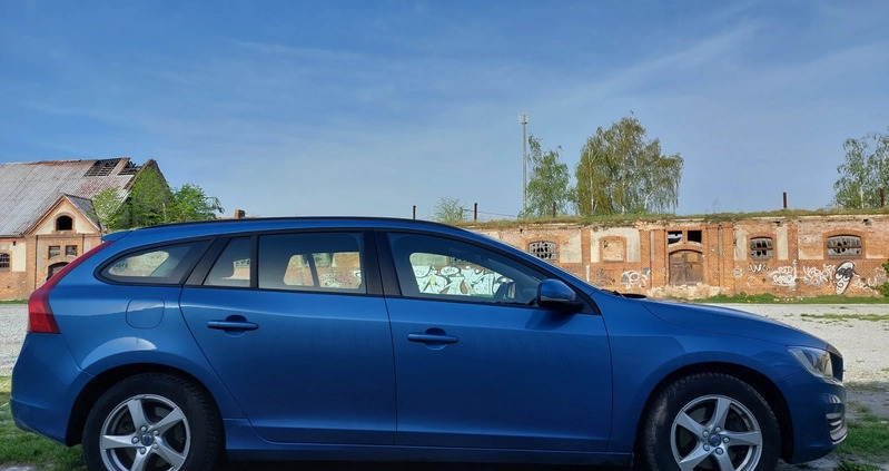 Volvo V60 cena 42900 przebieg: 163200, rok produkcji 2016 z Grodków małe 742